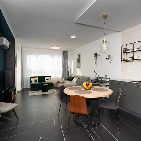 Arena Mall Galleria View And Securities Parking2 *