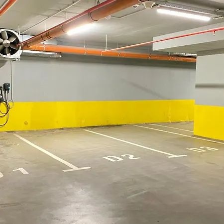 Arena Mall Galleria View And Securities Parking2 Burgasz