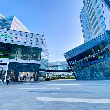Arena Mall Galleria View And Securities Parking2 Apartman