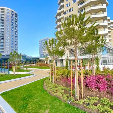 Arena Mall Galleria View And Securities Parking2 Apartman
